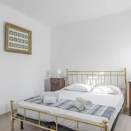 Lupi - Bilocale Nel Centro Apartamento